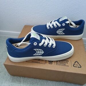 Cariuma Naioca Shadow Blue Canvas shoes